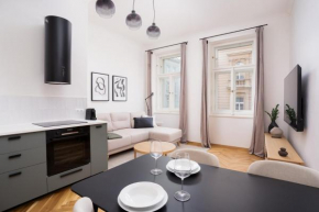 Bright Flat in Vinohrady by Prague Days